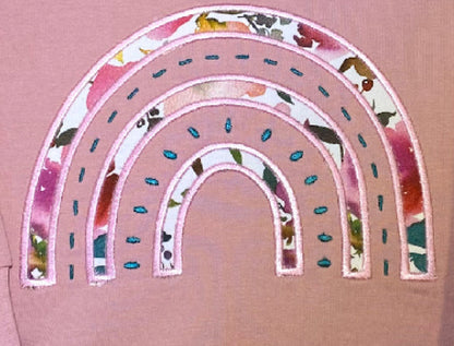 Sudadera con apliques de arcoíris y camisa lounge Dolman de polar