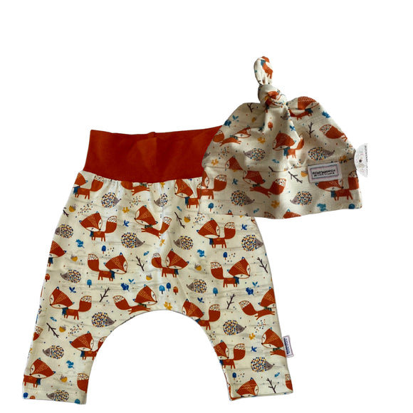 Lindo conjunto de zorro Harem Grow Along® pantalones y gorro con nudo de algodón orgánico